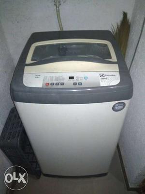 BRAND-ELECTROLUX top load.fully automatic 9 wash