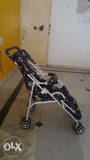 Baby pram/stroller in good condition. foldable.