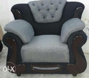 Brand new and not used  seat) sofa set for immediate