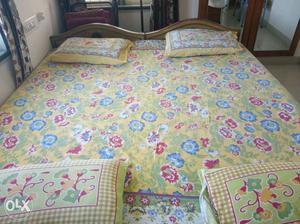 Double cot for sale with kurlon bed