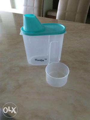 Easy to pour 1 ltr containers. Three containers. pick up at