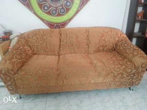Koresn sofa 3seeter good condition