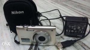 Nikon coolpix cam with hd quality pics and video