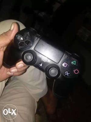 Ps4 remote(used) excellent condition fix price