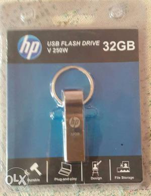 Silver HP USB Flash Drive 32 GB In Pack