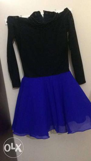 Black And Blue Long-sleeved Mini Dress