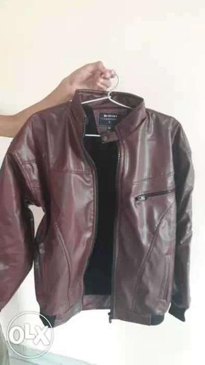 Brand new leather jaket for sel not use becos gift