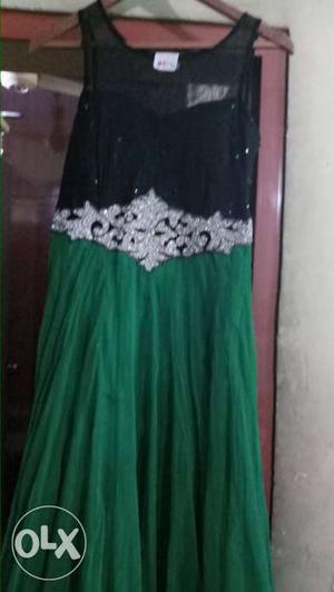 Glittered Black And Green Sleeveless Long Dress