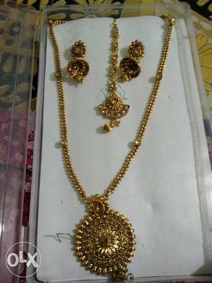 Gold Chain Necklace With Pair Of Gold Earrings