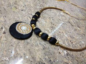 Gold-colored Link Chain Necklace With Round Black, Silver,
