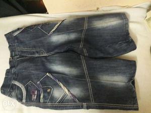 It is brand new jeans capri in very good condition
