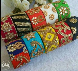 Looking hoog silk thread broad bangle. each one