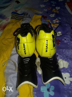 Nivia.encounter. Football. Shoes.with