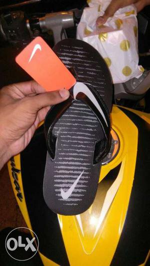 Orignal branded Nike slipper not use I am dealer