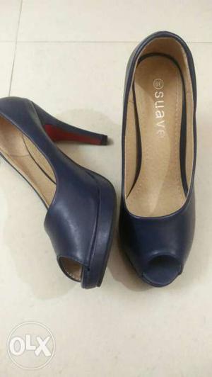 Pair Of Navy Blue Suave Peep-toe Heel Sandals