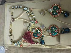 Unused beautiful set with earrings