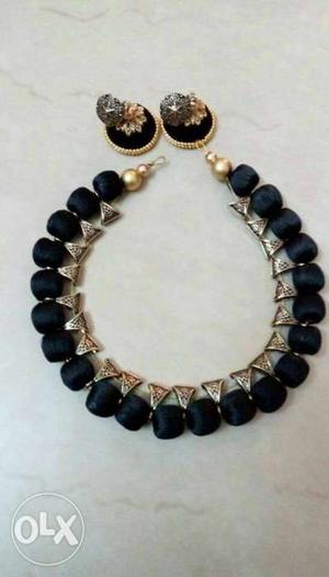 Women's Black-and-silver Collar Necklace And Khumka's