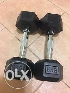 5 Kg Rubber Hex Dumbbell Pair. Current market price /-
