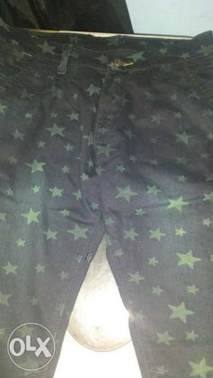 New Black And Green Star Print jeans Size 