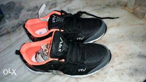 Nice sport shoes size 4
