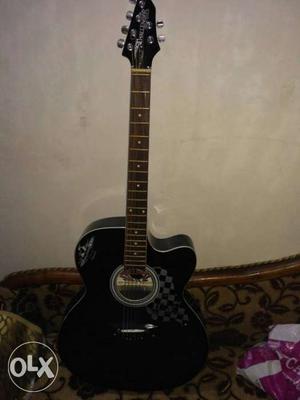 Best condition branded guitar for Best price.