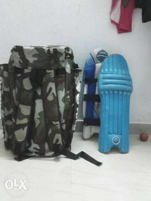 Black And Gray Camouflage Print Backpack and cricket set