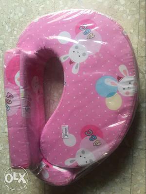Feeding pillow.. new with mrp tag