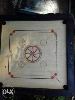 Full size carrom board in good condition..