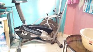 Phisique Elliptical machine for home fitness