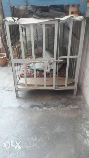 Dog cage in excellent conditions. Interested
