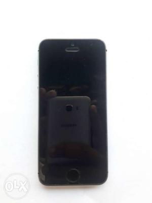 Iphone 5s 16 GB space Gray with Bill charger and
