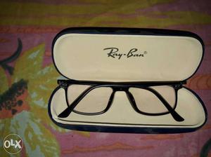 Rayban light weight super stylish black specs...