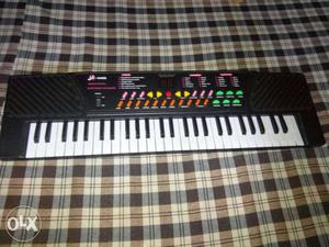 Casio(synthesiser)only 1 month old good condition