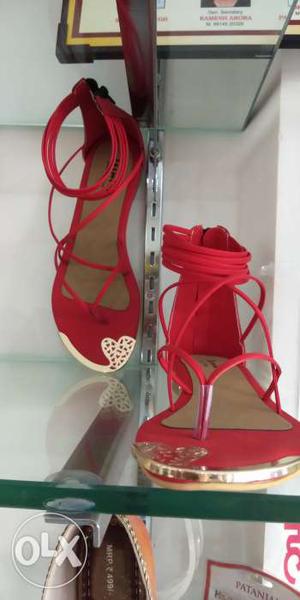 Girls footwear..no bargining fixed price 600