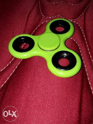 Green 3-loped Hand Spinner