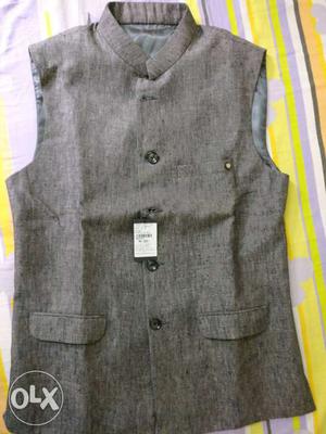 Hallmark waistcoat Brand new size: 38 cm black