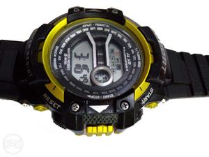 Mens Digital Sports Watch black and Yellow