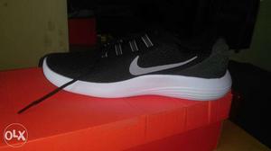 Nike shoes brand new siz 10 urgent sell no cheap