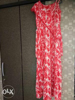 Red And White Floral Scoop-neck Sleeveless Maxi Dress