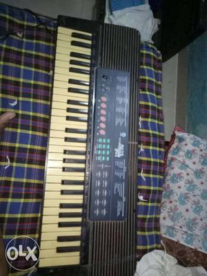 TVC master synthetic piano.. working condition...