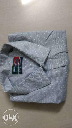 Two weeks old Peter England shirt size 42...