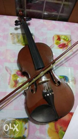 Violin in good condition for sale. (One string