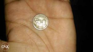 Years of . ke. 25 pese old coin please call