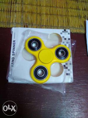 Yellow And Black 3-blade Hand Spinner