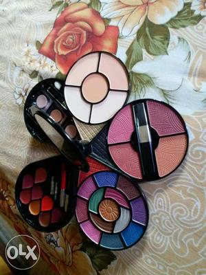 3 pcs cameleon all in one makeup kits and unique eyeahadow