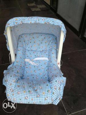 Baby carry cot, suitable for 0 to 6 months of