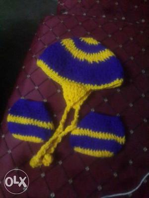 Baby's Blue-and-yellow Knit Cap With Gloves