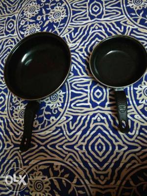 Big and small Pans in a very good condition..