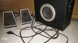 Black-and-gray 2.1 Speaker