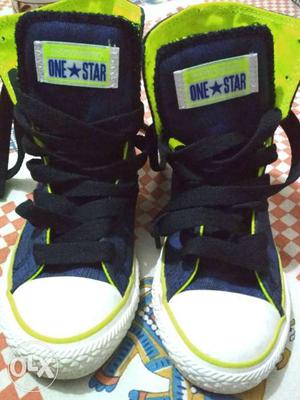 I want to sell converse shoe for kid. Neve used